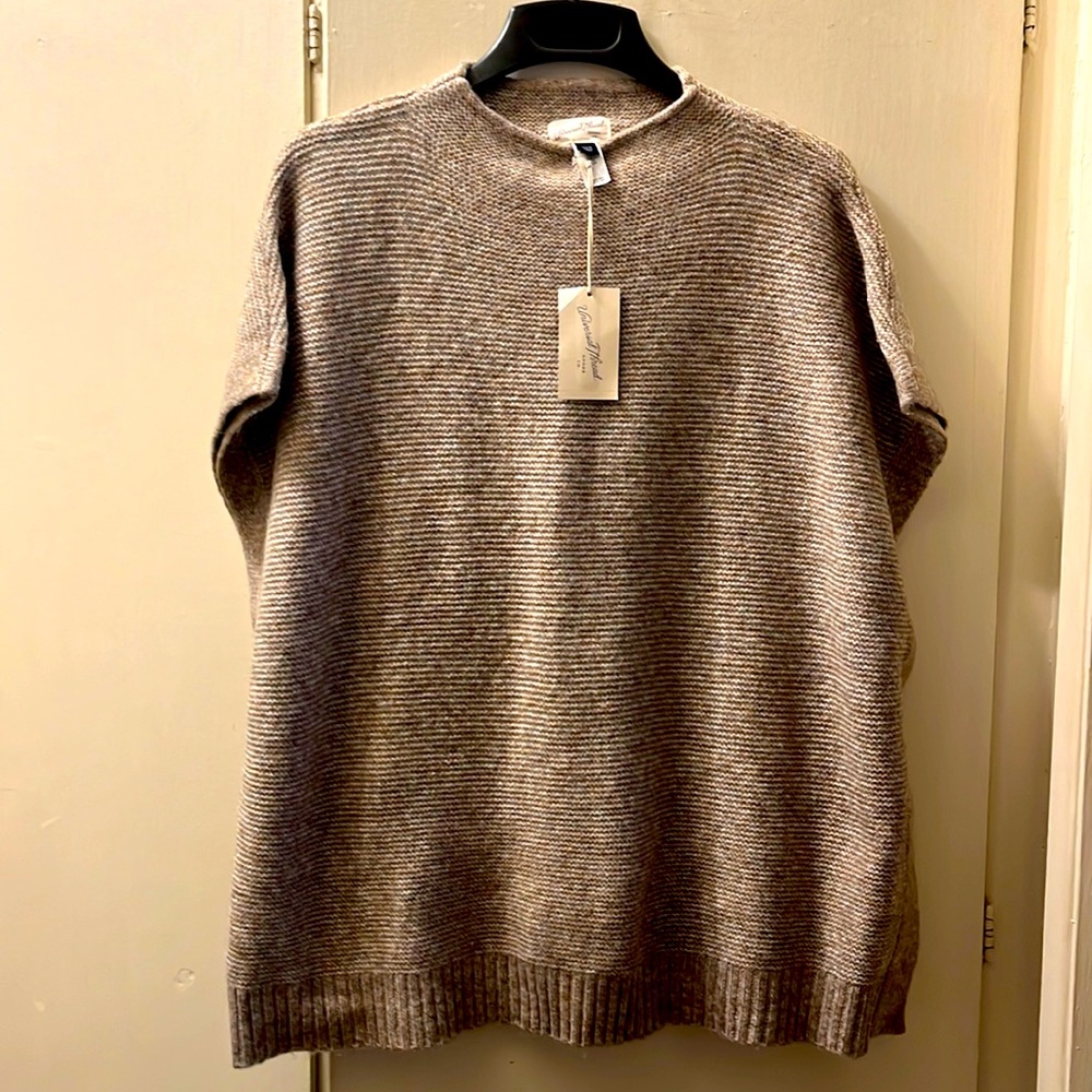 NWT Universal Thread o/s sweater type poncho.